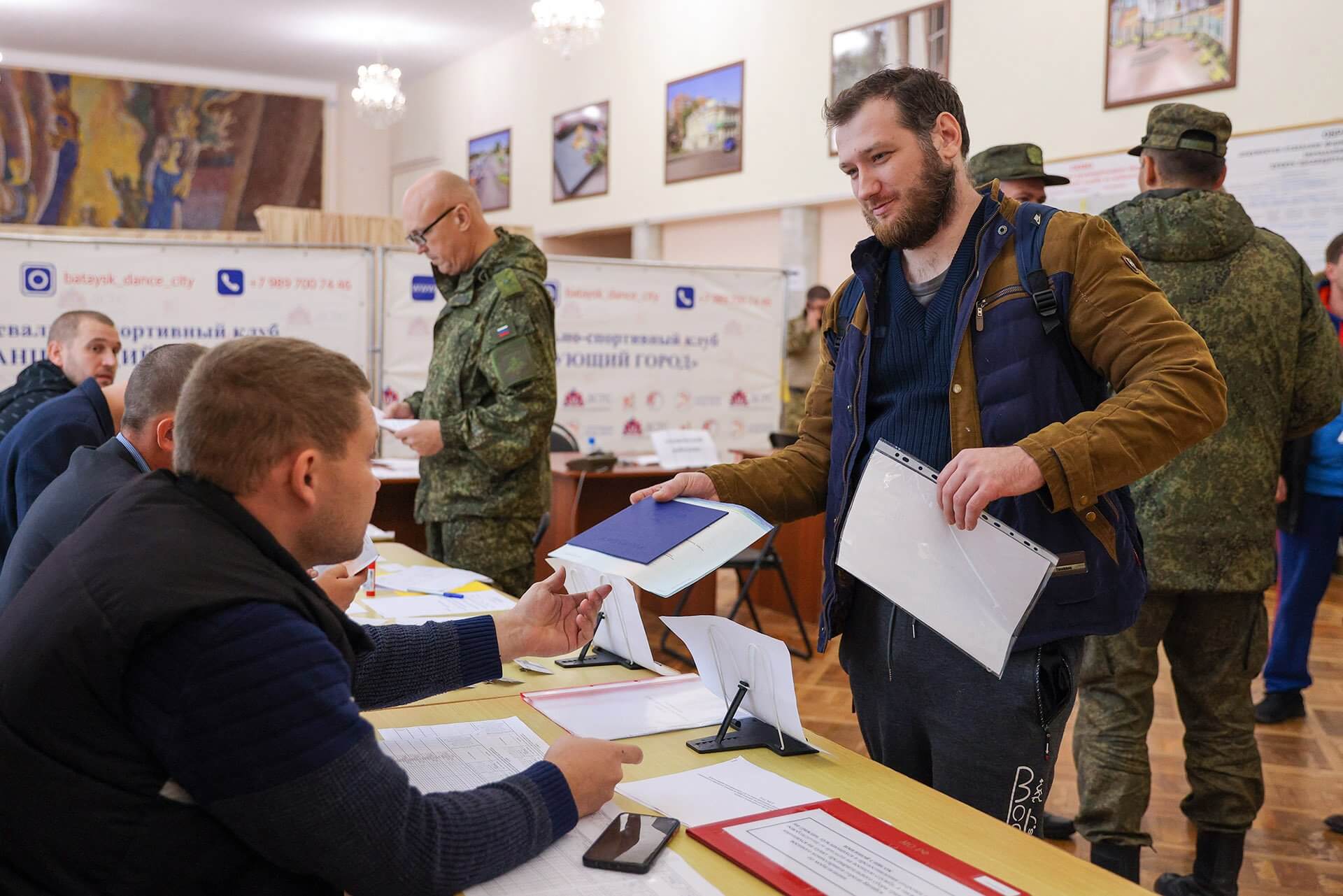 В военкомат, что брать?